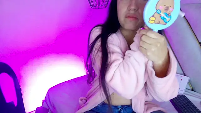 Snapshot of Dahiana_Dmour_ chatting on February 17, 12:23 pm Dahiana Dmour online show from February 17, 12:23 pm