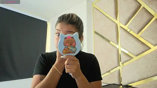 Snapshot of Dahiana_Dmour_ chatting on April 23, 12:40 pm Dahiana Dmour online show from April 23, 12:40 pm
