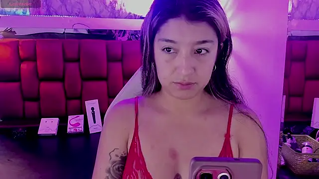 Snapshot of Dahiana_Dmour_ chatting on May 8, 11:59 am Dahiana Dmour online show from May 8, 11:59 am