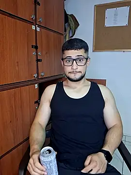 valenssio moretti online show from March 28, 2:22 am