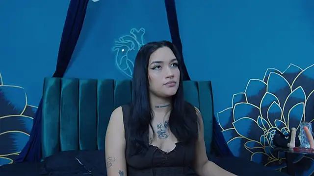 Snapshot of valery-vixen2 chatting on February 20, 12:16 pm valery-vixen2 online show from February 20, 12:16 pm