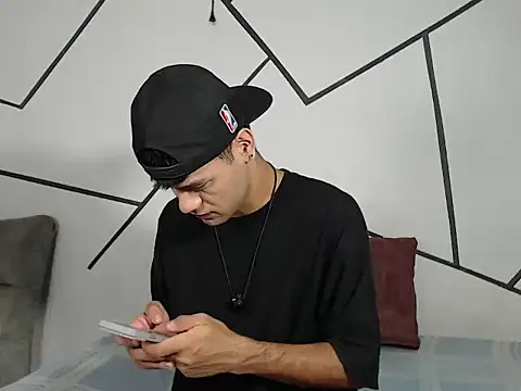 Snapshot of cooper_shiro chatting on July 9, 5:33 am cooper shiro online show from July 9, 5:33 am