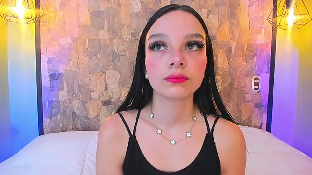 Elizabeth Ferrer online show from February 14, 7:10 pm