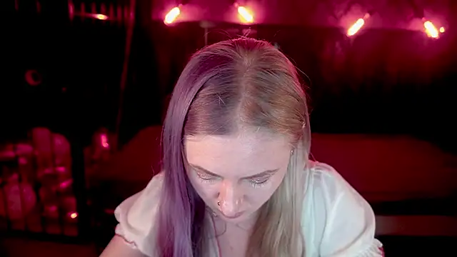 DramaQuenns online show from March 5, 6:53 am