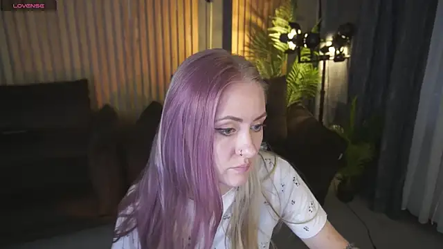 DramaQuenns online show from April 14, 5:46 am