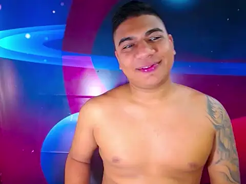 Snapshot of BradKamil chatting on February 19, 2:07 am BradKamil online show from February 19, 2:07 am