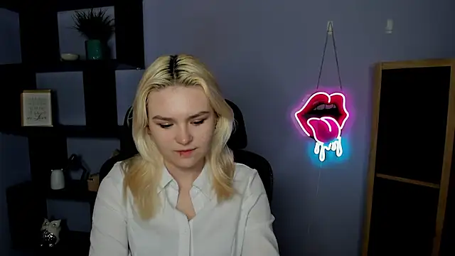 SweetLilyxo online show from March 2, 7:26 am