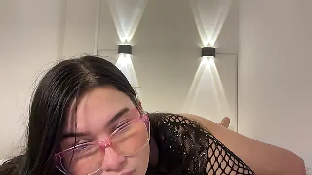 ImHannahWeaver online show from February 16, 4:58 pm