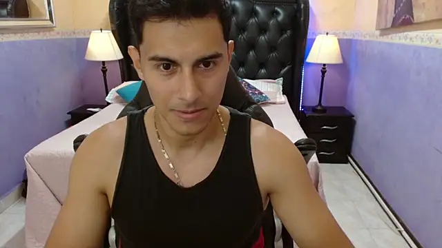 Snapshot of Mike_Conors chatting on February 11, 1:54 am Mike Conors online show from February 11, 1:54 am