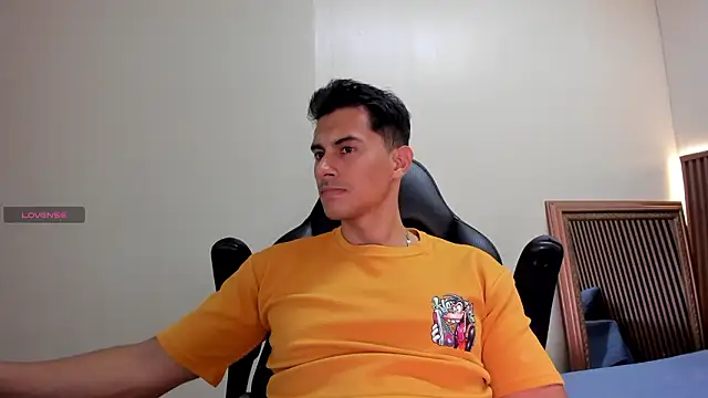 Snapshot of Mike_Conors chatting on February 12, 2:39 am Mike Conors online show from February 12, 2:39 am