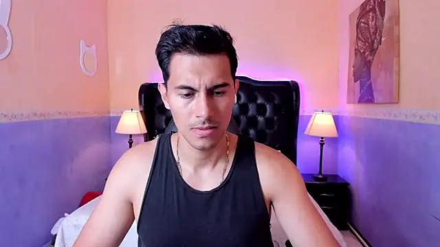 Snapshot of Mike_Conors chatting on February 25, 1:37 am Mike Conors online show from February 25, 1:37 am