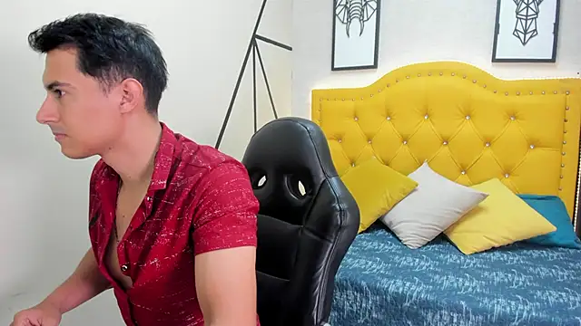 Snapshot of Mike_Conors chatting on February 27, 2:22 am Mike Conors online show from February 27, 2:22 am