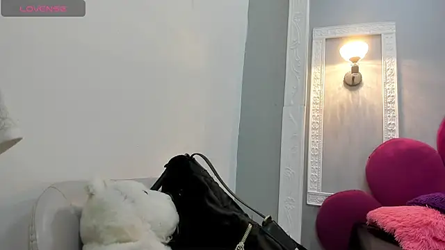 Snapshot of Raven_love chatting on May 26, 7:54 pm Raven love online show from May 26, 7:54 pm