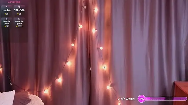 Snapshot of FloWkaley chatting on February 8, 5:05 pm FloWkaley online show from February 8, 5:05 pm