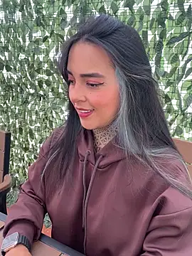 Snapshot of Annie_Alicee chatting on February 10, 1:59 pm Annie Alicee online show from February 10, 1:59 pm