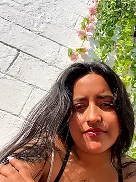 Snapshot of Annie_Alicee chatting on February 11, 1:27 pm Annie Alicee online show from February 11, 1:27 pm