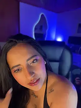 Annie Alicee online show from April 9, 2:22 pm