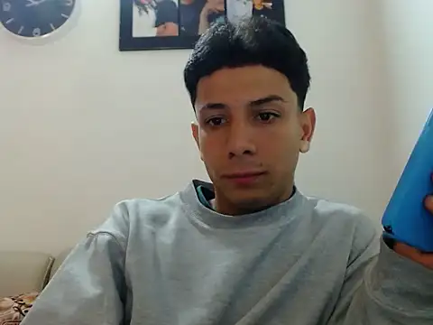Snapshot of waner_thom chatting on February 5, 10:14 pm waner thom online show from February 5, 10:14 pm