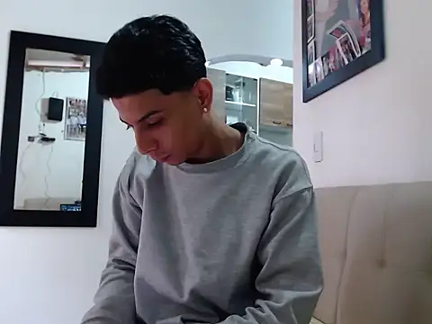 Snapshot of waner_thom chatting on February 6, 9:51 pm waner thom online show from February 6, 9:51 pm