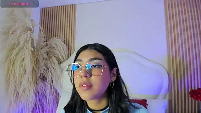 rebeca taylor online show from February 28, 3:07 am