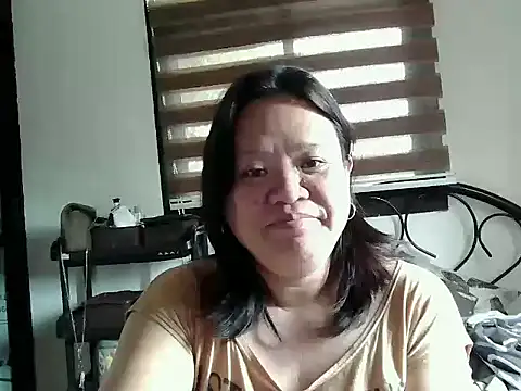 yummychubby29 online show from February 8, 4:05 am