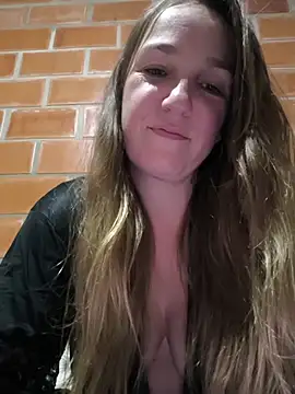 Snapshot of Loirinha_surf chatting on March 4, 1:55 am Loirinha surf online show from March 4, 1:55 am