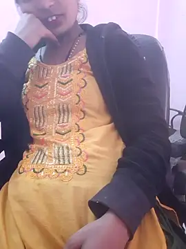 Snapshot of Hot_baby900 chatting on February 6, 3:33 am Hot baby900 online show from February 6, 3:33 am