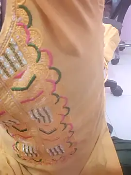 Snapshot of Hot_baby900 chatting on February 14, 4:42 am Hot baby900 online show from February 14, 4:42 am