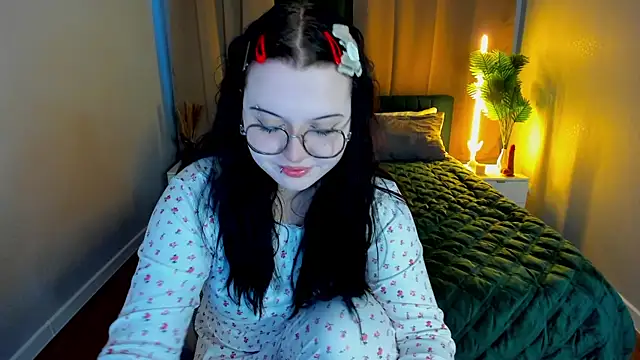 Kira G0ld online show from March 8, 1:03 am