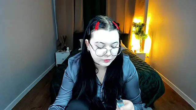 Kira G0ld online show from March 18, 1:09 am