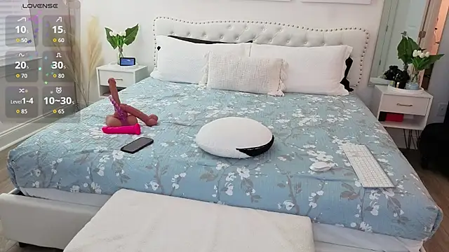 ViolettBaby online show from July 19, 3:49 pm