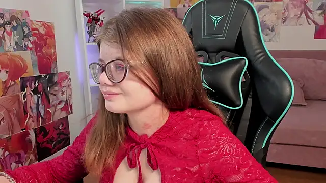 ChloeHalses online show from March 27, 6:29 pm