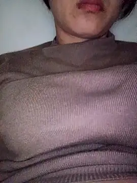 Snapshot of Anna-222 chatting on February 20, 7:21 am Anna-222 online show from February 20, 7:21 am