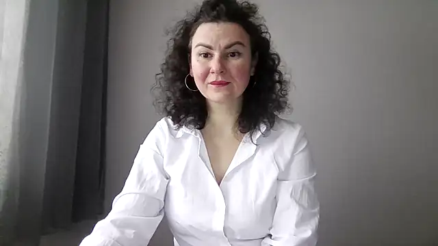 Snapshot of LexiMira254 chatting on February 20, 6:26 am LexiMira254 online show from February 20, 6:26 am