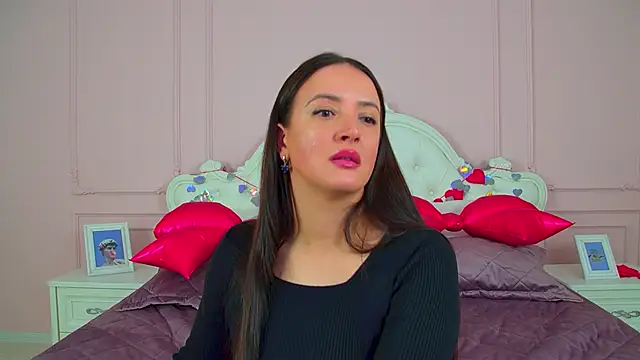 Snapshot of ElinaBellucci chatting on March 2, 4:25 am ElinaBellucci online show from March 2, 4:25 am