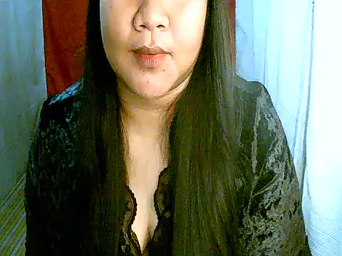 strip berry online show from July 11, 3:26 pm