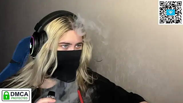 Snapshot of UnaXyling chatting on February 28, 11:39 pm UnaXyling online show from February 28, 11:39 pm