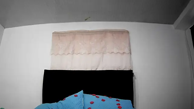 Snapshot of Valeryfox08 chatting on February 14, 2:58 pm Valeryfox08 online show from February 14, 2:58 pm