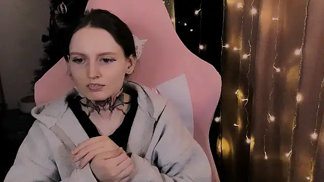 Snapshot of Onyxix chatting on February 13, 5:53 pm Onyxix online show from February 13, 5:53 pm