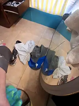 Snapshot of bojo69 chatting on February 19, 1:40 pm bojo69 online show from February 19, 1:40 pm