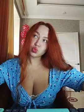 Snapshot of LolaaMint_ chatting on February 20, 11:00 am LolaaMint online show from February 20, 11:00 am