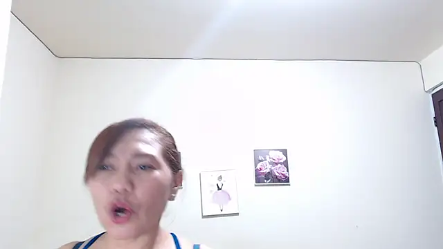 dannamomcerratt online show from May 20, 5:24 am