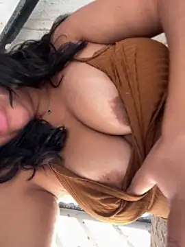 Snapshot of Adriputinha chatting on February 21, 3:02 pm Adriputinha online show from February 21, 3:02 pm