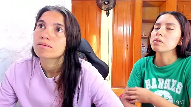 Snapshot of Emily_and_Soffy chatting on February 27, 12:27 pm Emily and Soffy online show from February 27, 12:27 pm