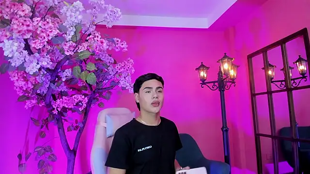 FemNoa online show from February 6, 12:08 pm