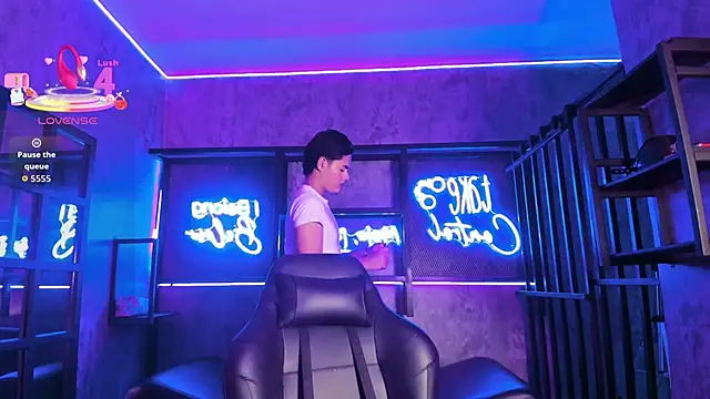 FemNoa online show from February 13, 5:09 pm