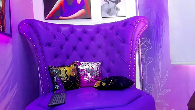 Snapshot of thanier_18 chatting on February 4, 8:36 pm thanier 18 online show from February 4, 8:36 pm