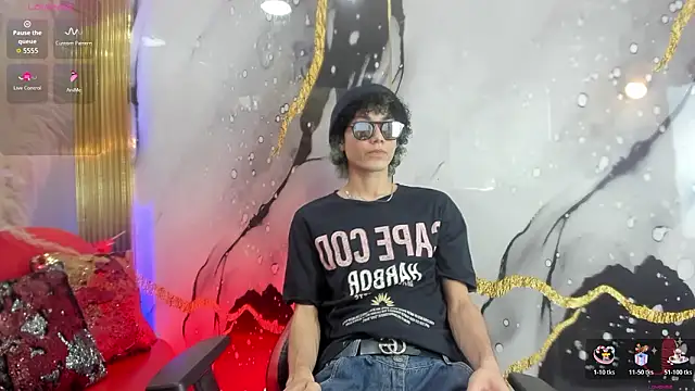 Snapshot of thanier_18 chatting on March 1, 7:05 pm thanier 18 online show from March 1, 7:05 pm