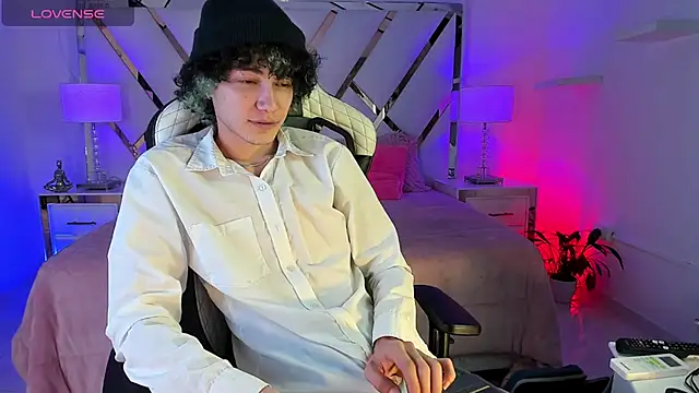 thanier 18 online show from March 18, 7:17 pm