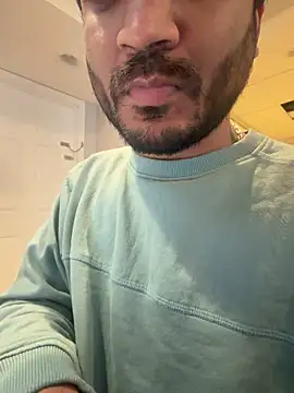 DaggerTie online show from February 17, 2:13 pm